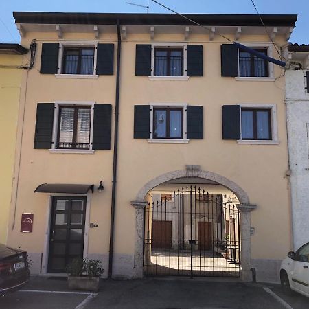 La Casa Della Ada Hotel Castelnuovo del Garda Luaran gambar