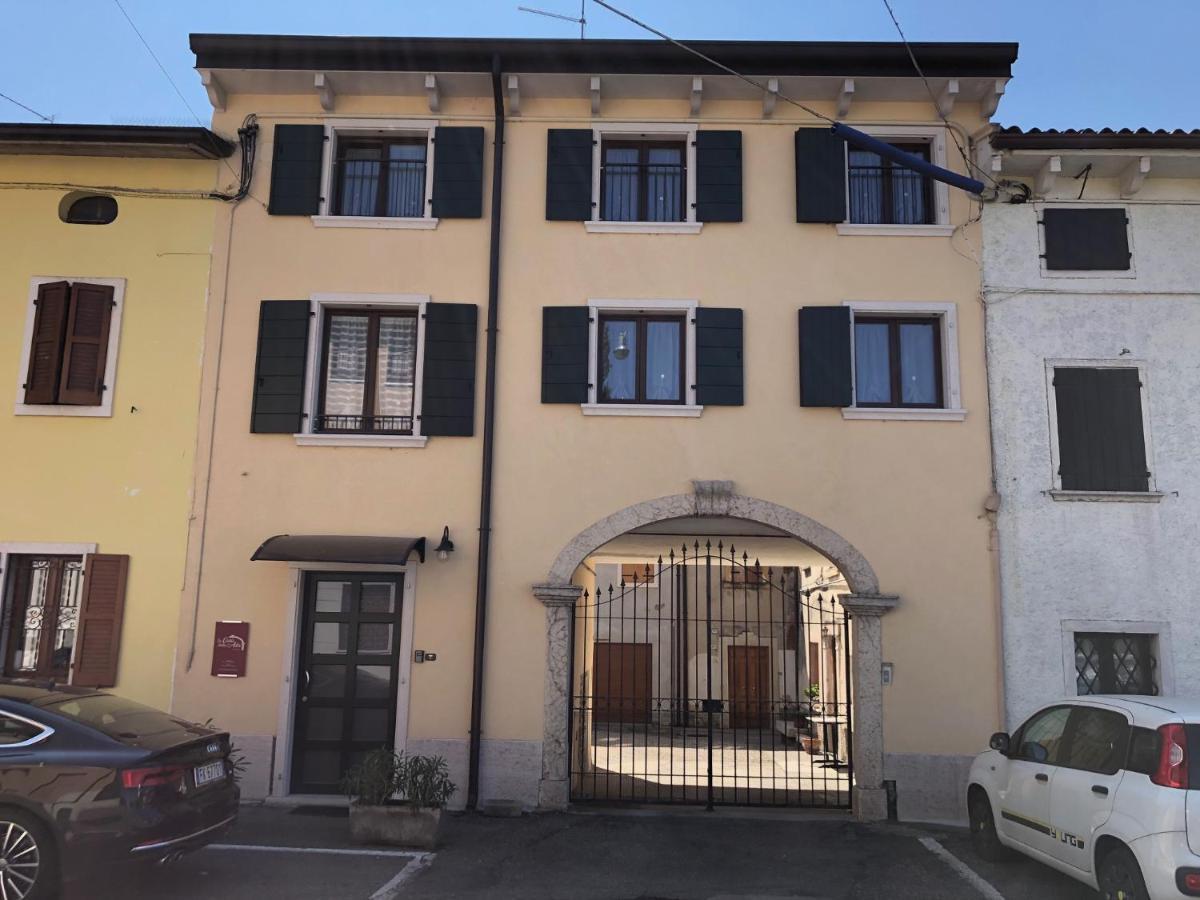 La Casa Della Ada Hotel Castelnuovo del Garda Luaran gambar