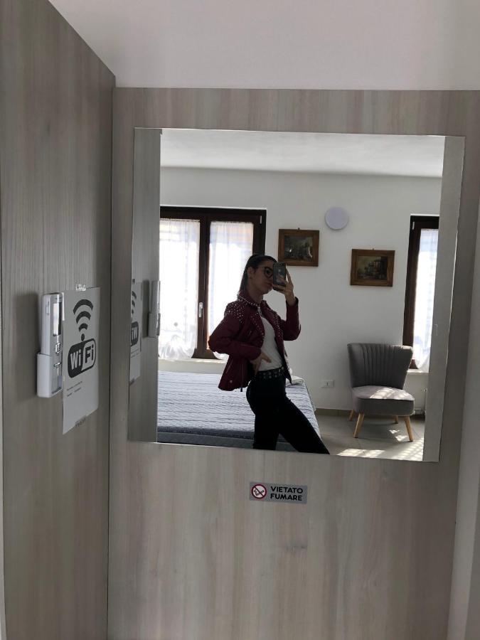La Casa Della Ada Hotel Castelnuovo del Garda Luaran gambar